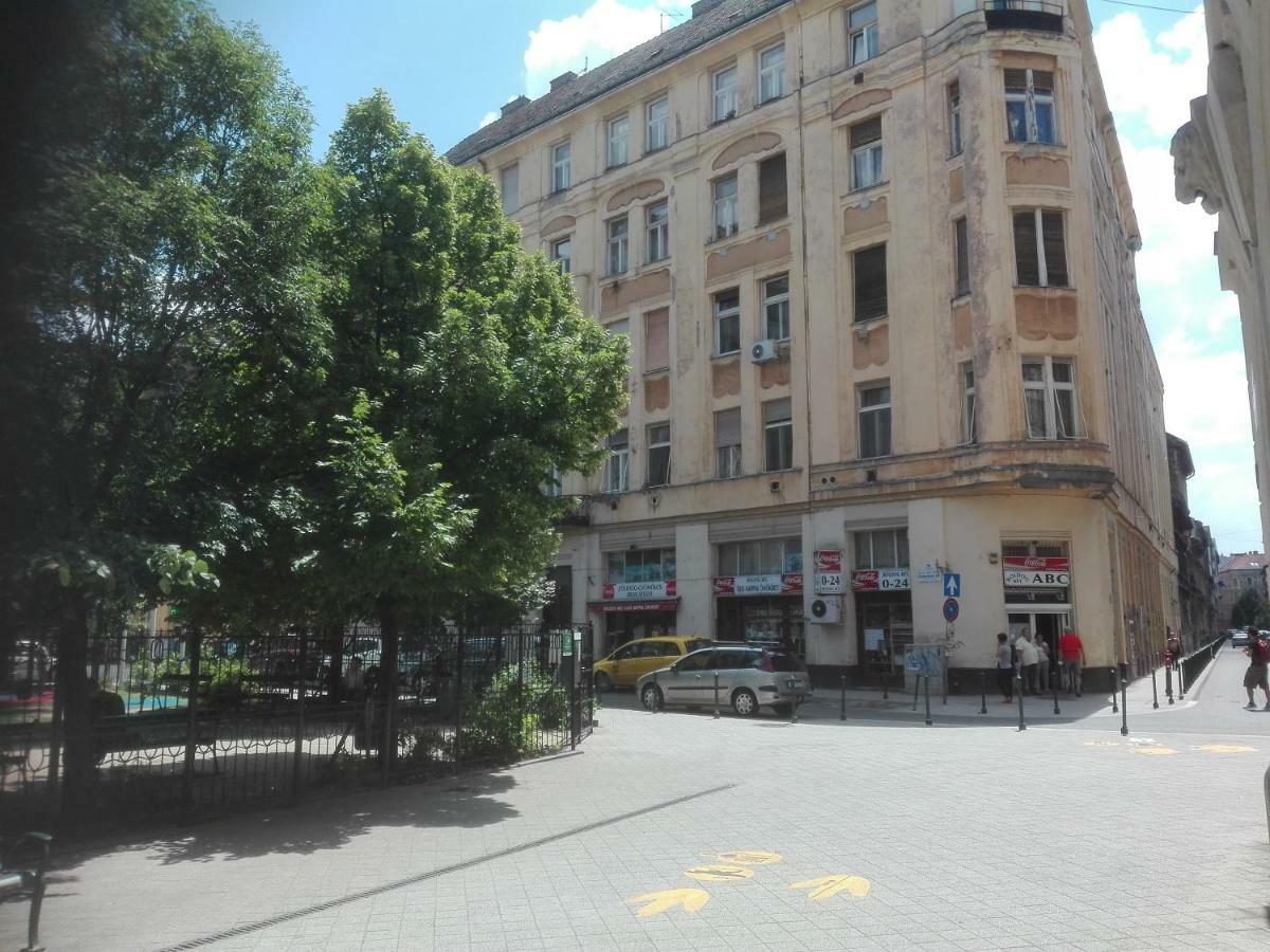 A Quiet Place In The Heart Of The City Boedapest Buitenkant foto